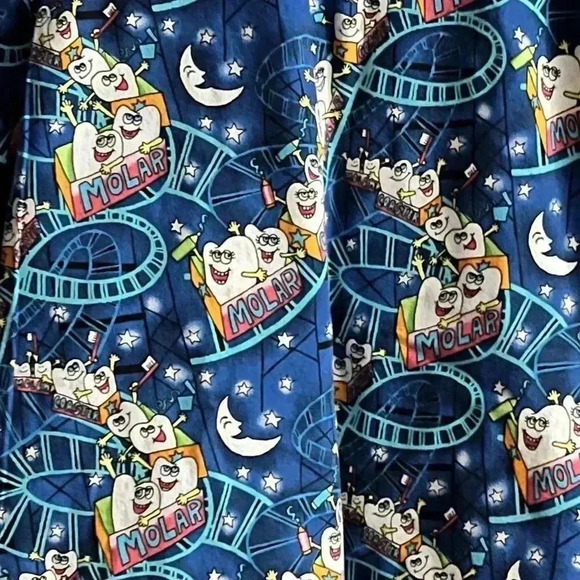 Women’s O2 Scrubs Top L Multicolor V-Neck Tooth Fairy Design Short Sleeve - Picture 3 of 4